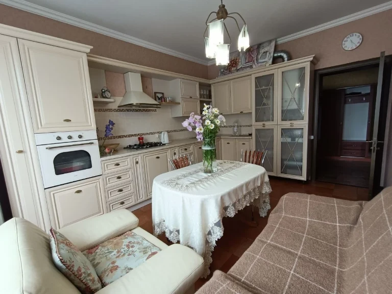 Продаж дуплекса П'ятничани з гаражом