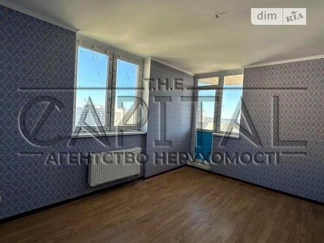 Sale of 3-room apartment 80 sq. m. on Solomiya Krushelnytska Street •