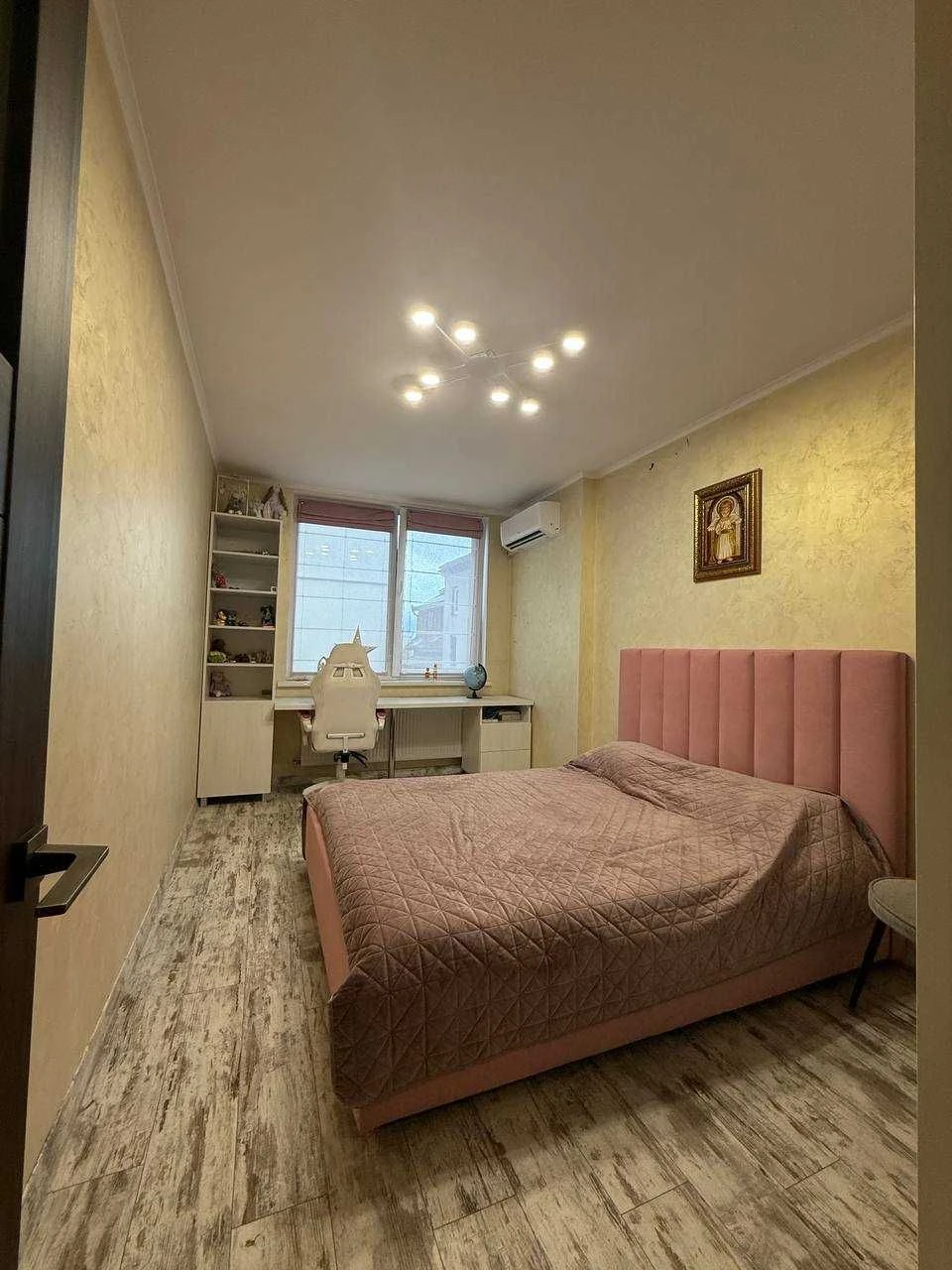 Продаж сучасної 3 к. квартири по вул. Незалежності