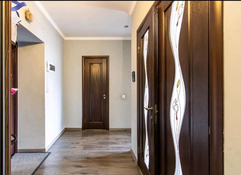 Продаж 2 кім квартири з ремонтом меблями та технікою у старі