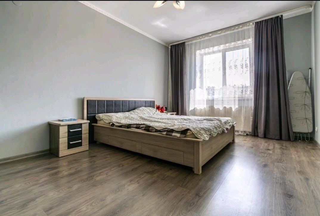 Продаж 2 кім квартири з ремонтом меблями та технікою у старі