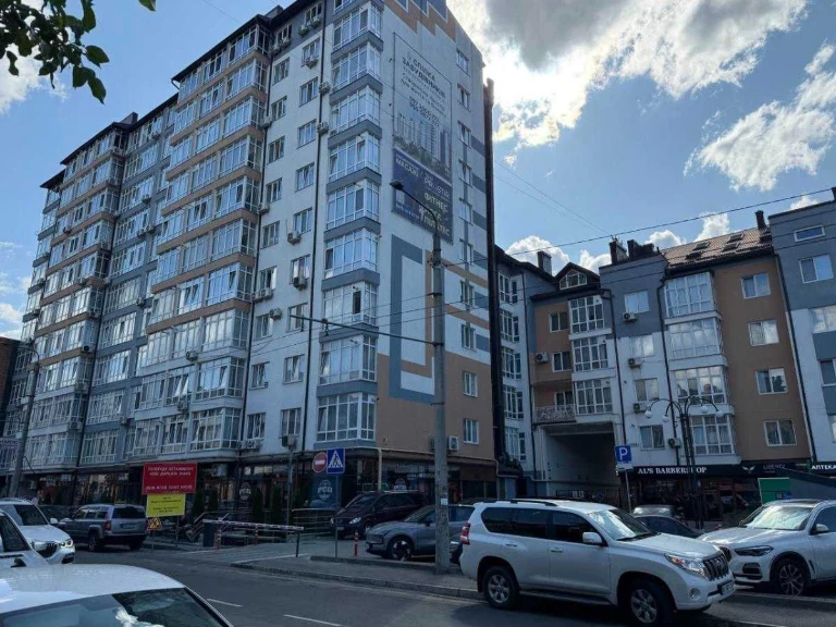Продаж дворівневої квартири в центрі | вул. Мельника | Держа