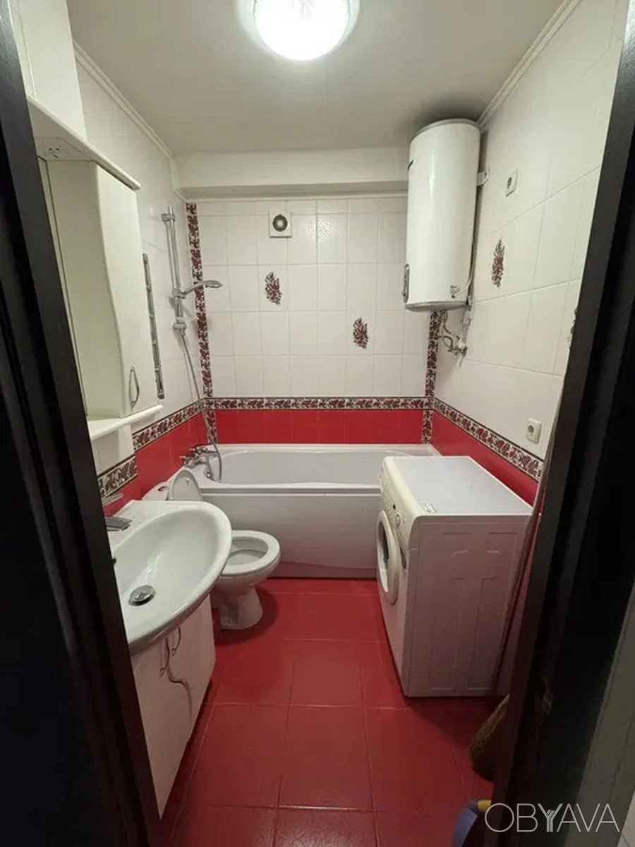 1 room apartment, 19 Chornykh Zaporozhtsiv St.