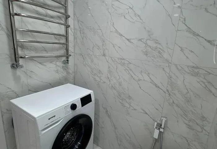 Продаж Нова квартира у центрі (меблі+техніка)