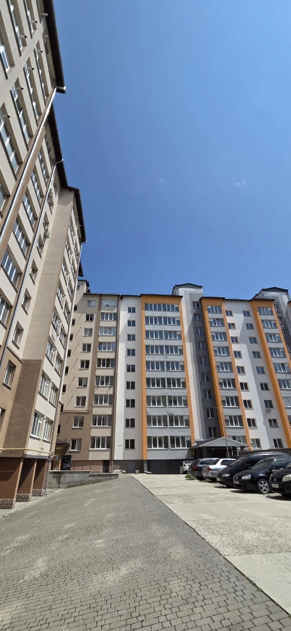 Продаж 3к. квартири сирець зданий!