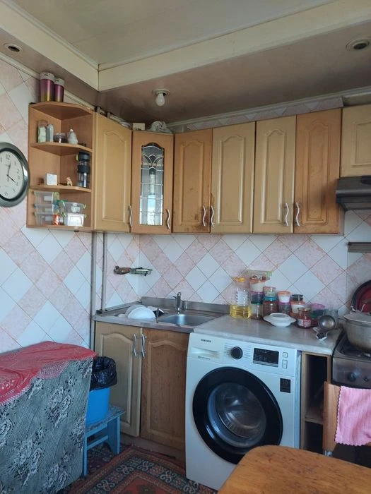Price reduced 2 rooms sq.m. School 7/9 appliances furniture 22000 USD