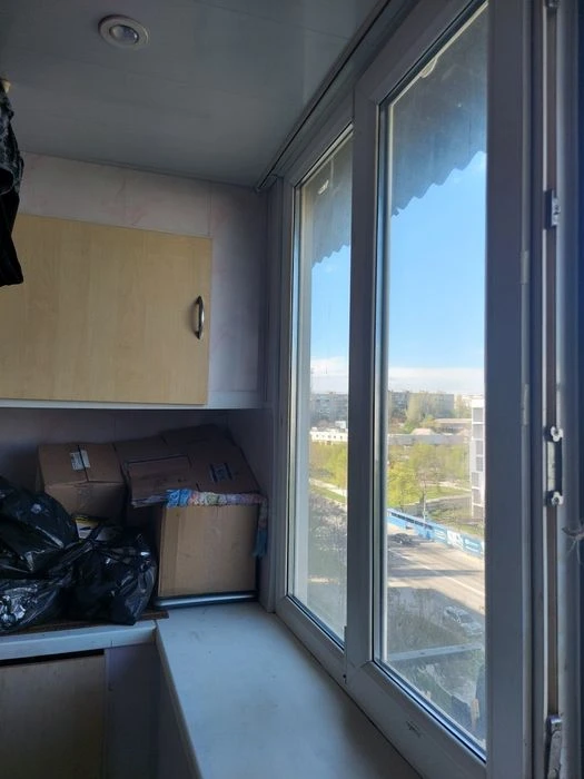 Price reduced 2 rooms sq.m. School 7/9 appliances furniture 22000 USD