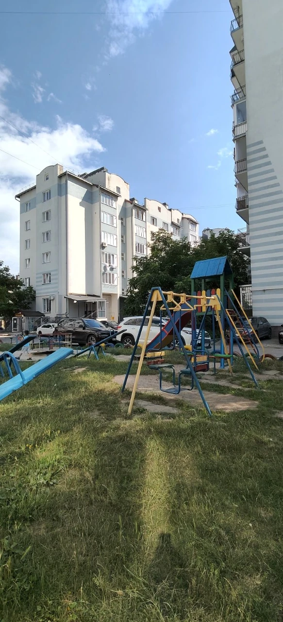 Терміново ТОРГ з РЕМОНТОМ ЦЕНТР продаю 3-х кімнатну квартиру
