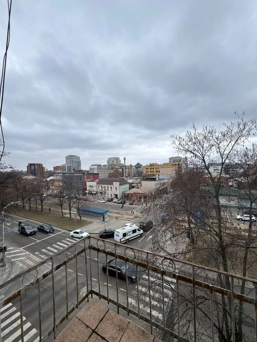 Продам 3к квартиру в центре города