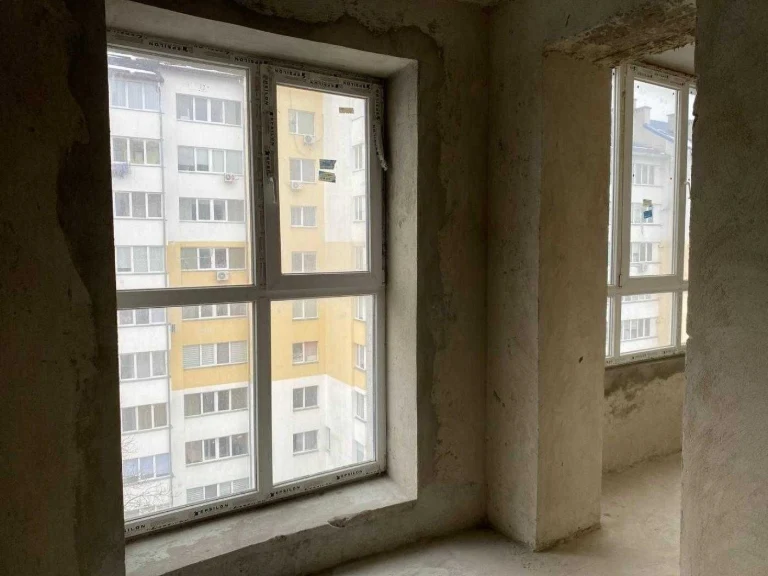 Продам 2-кімнатну квартиру 67,9кв.м., газове опалення/Галиць