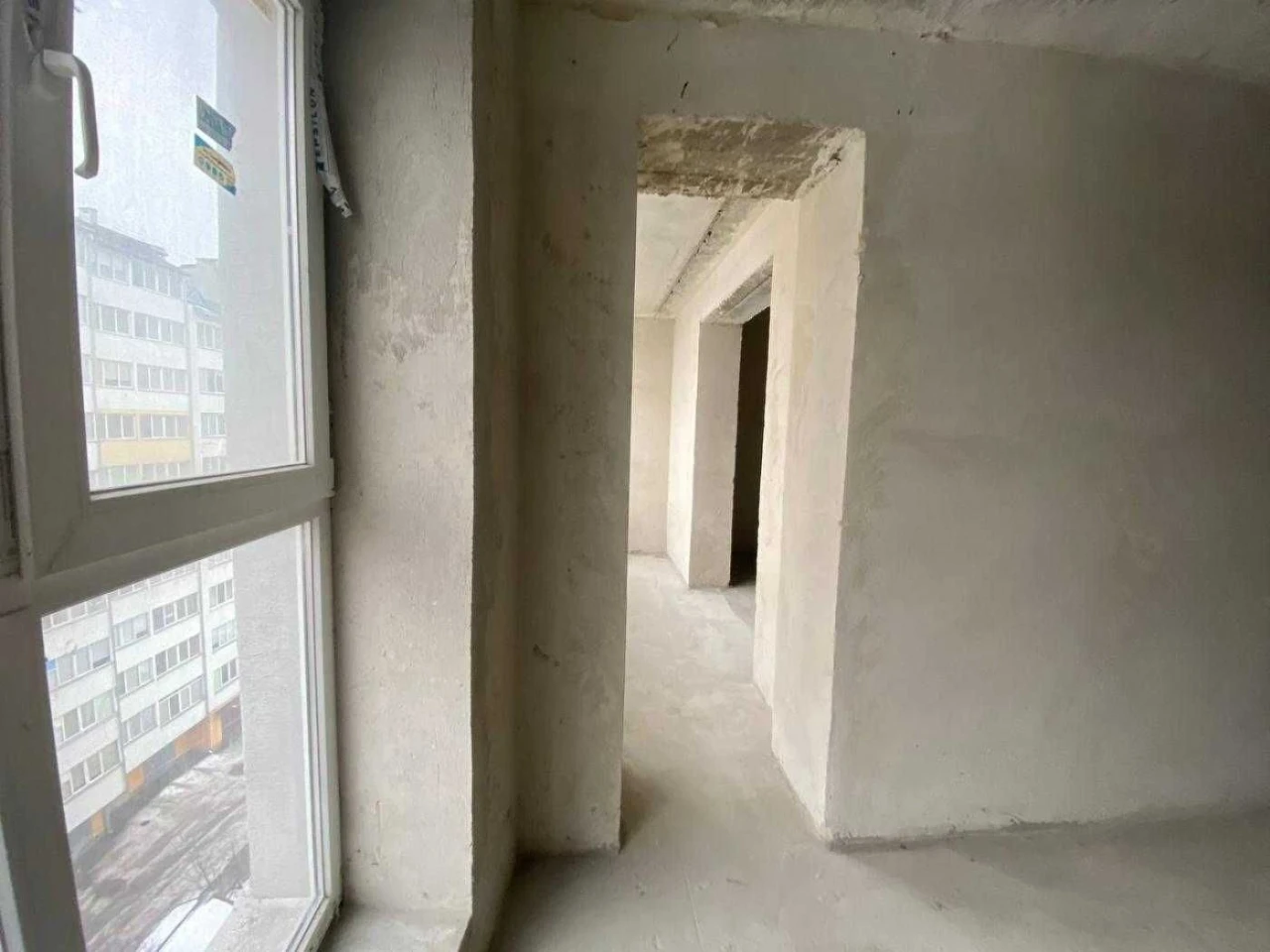 Продам 2-кімнатну квартиру 67,9кв.м., газове опалення/Галиць