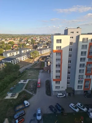 Продаж видової трьох кімнатної квартири