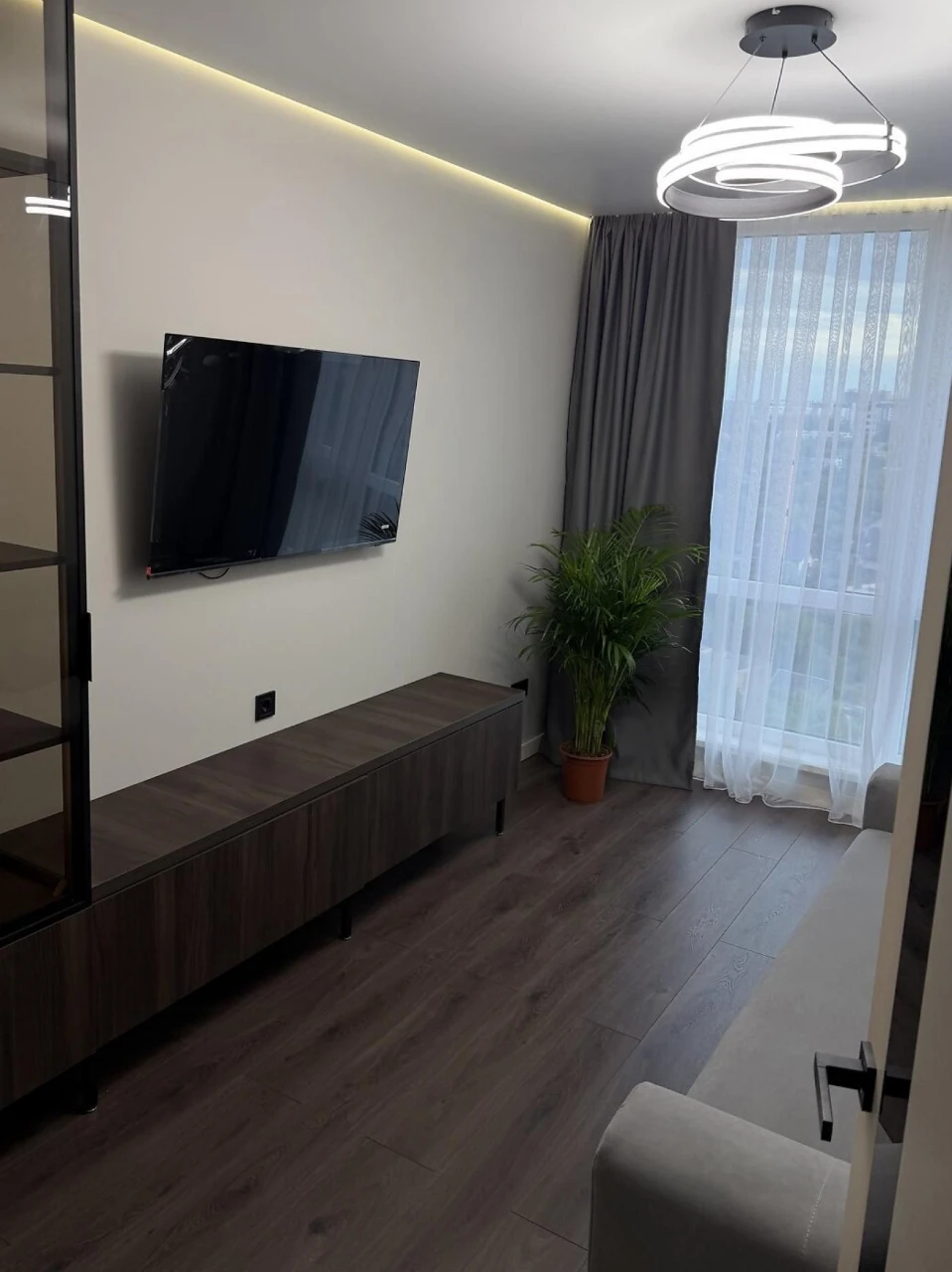 Продаж 2 кім квартири з ремонтом в новобудові
