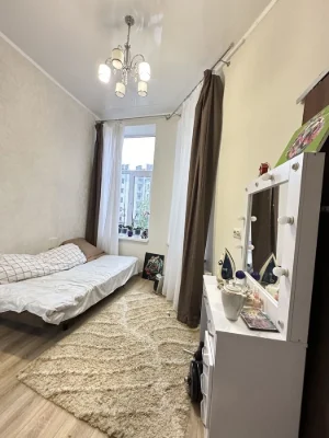 Продаж двокімнатної квартири в центральній частині міста.