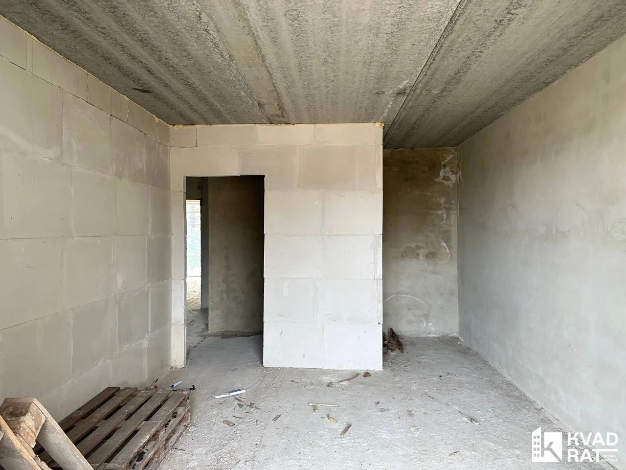 Продам  2-кімнатну квартиру в центрі міста