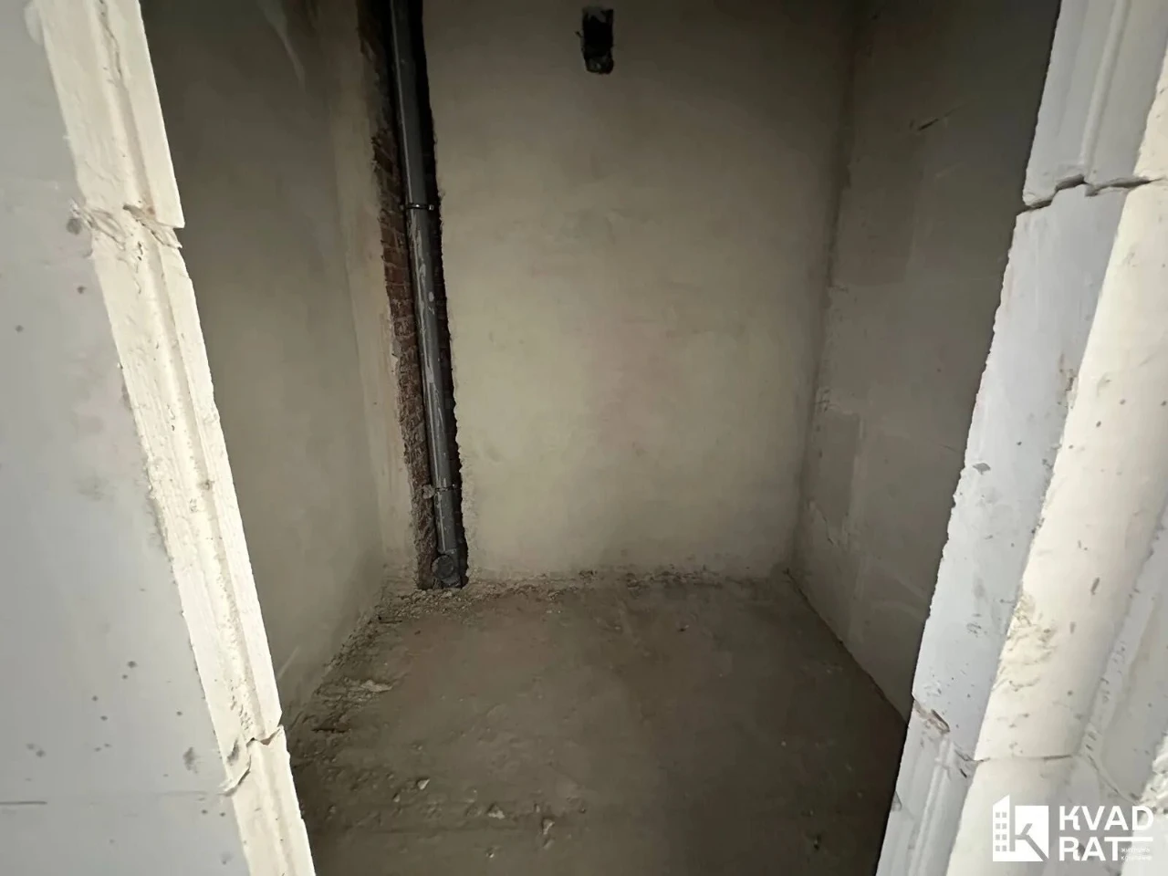 Продам  2-кімнатну квартиру в центрі міста