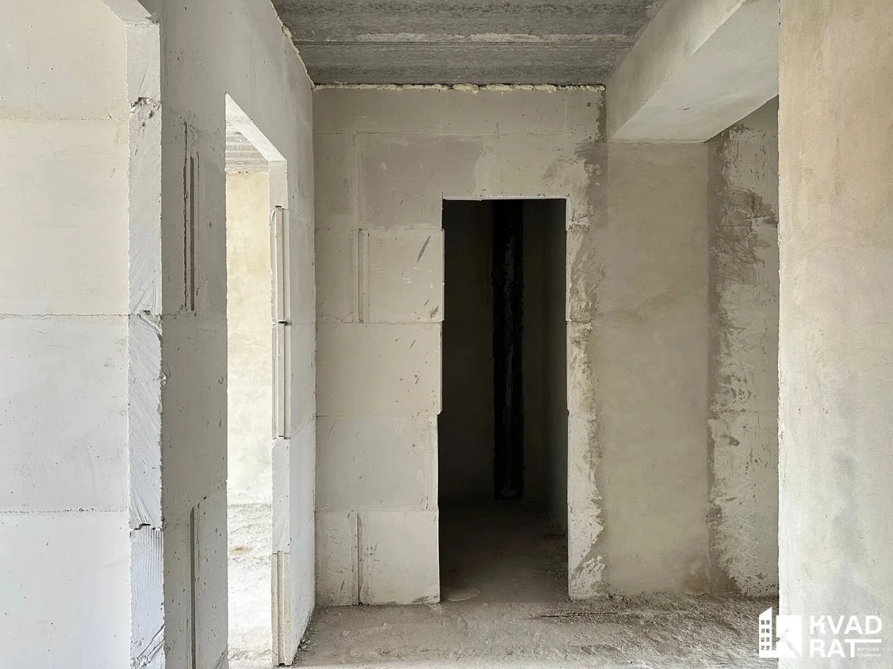 Продам  2-кімнатну квартиру в центрі міста