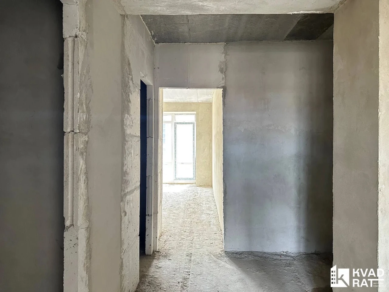 Продам  2-кімнатну квартиру в центрі міста