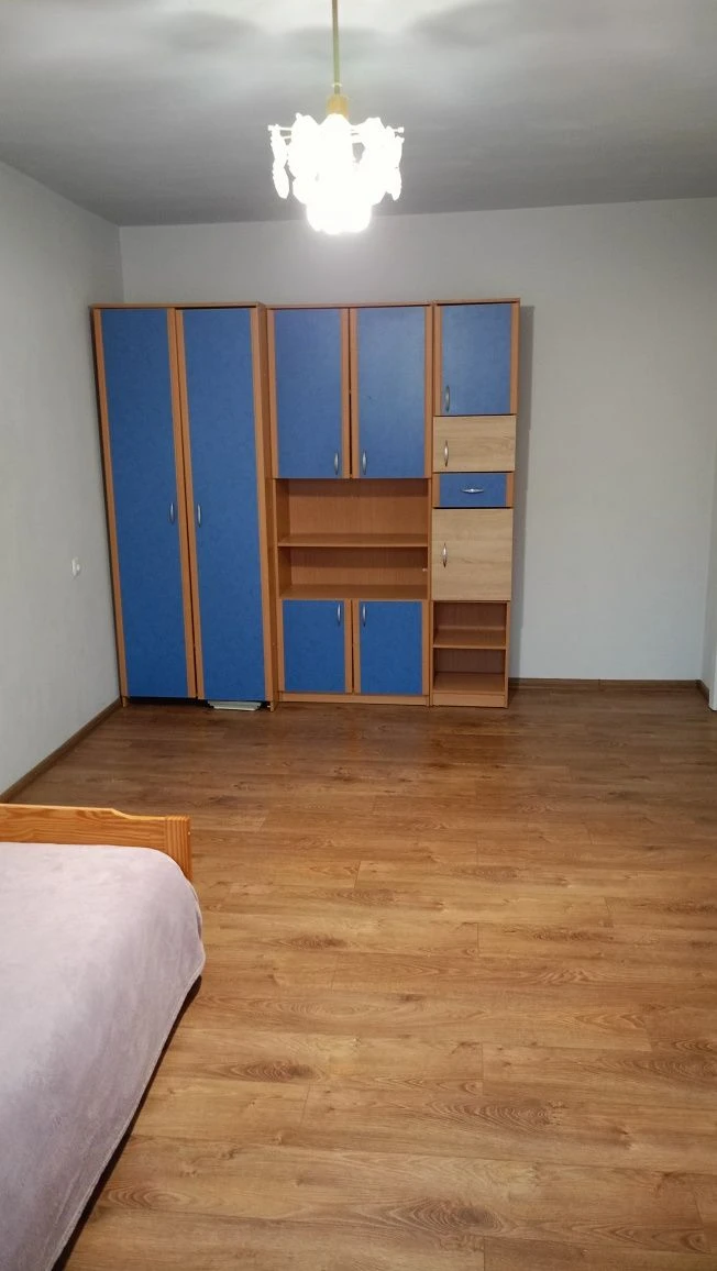 Продається 3к квартира по вул Б. Хмельницького