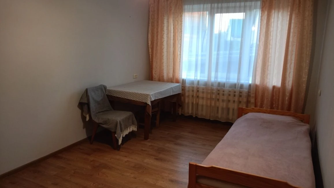 Продається 3к квартира по вул Б. Хмельницького