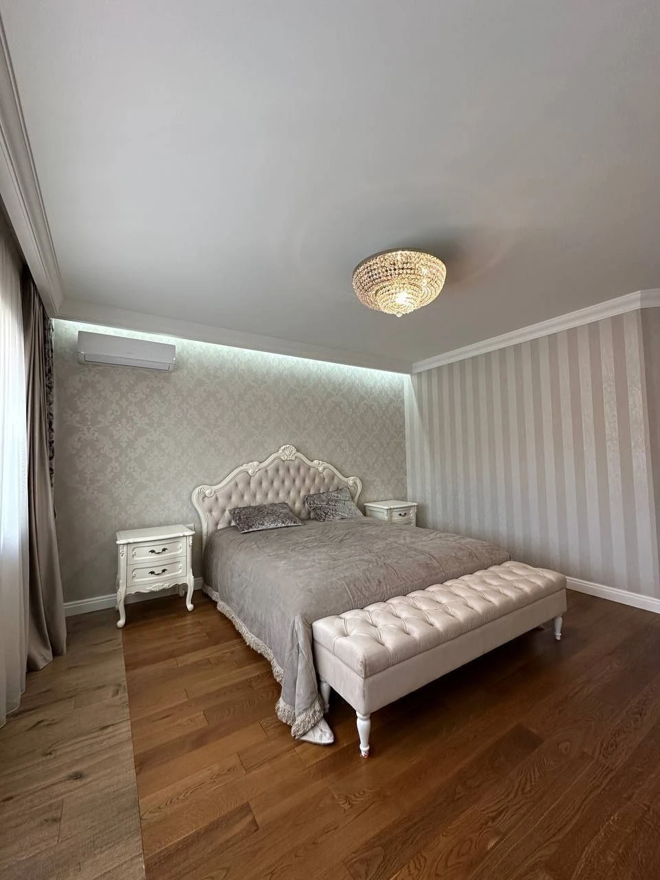 Продаж ексклюзивної дворівневої квартири в центрі міста