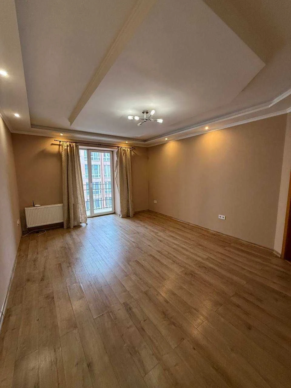 Простора 2-кімнатна квартира площею 70 м² Чорновола, центр