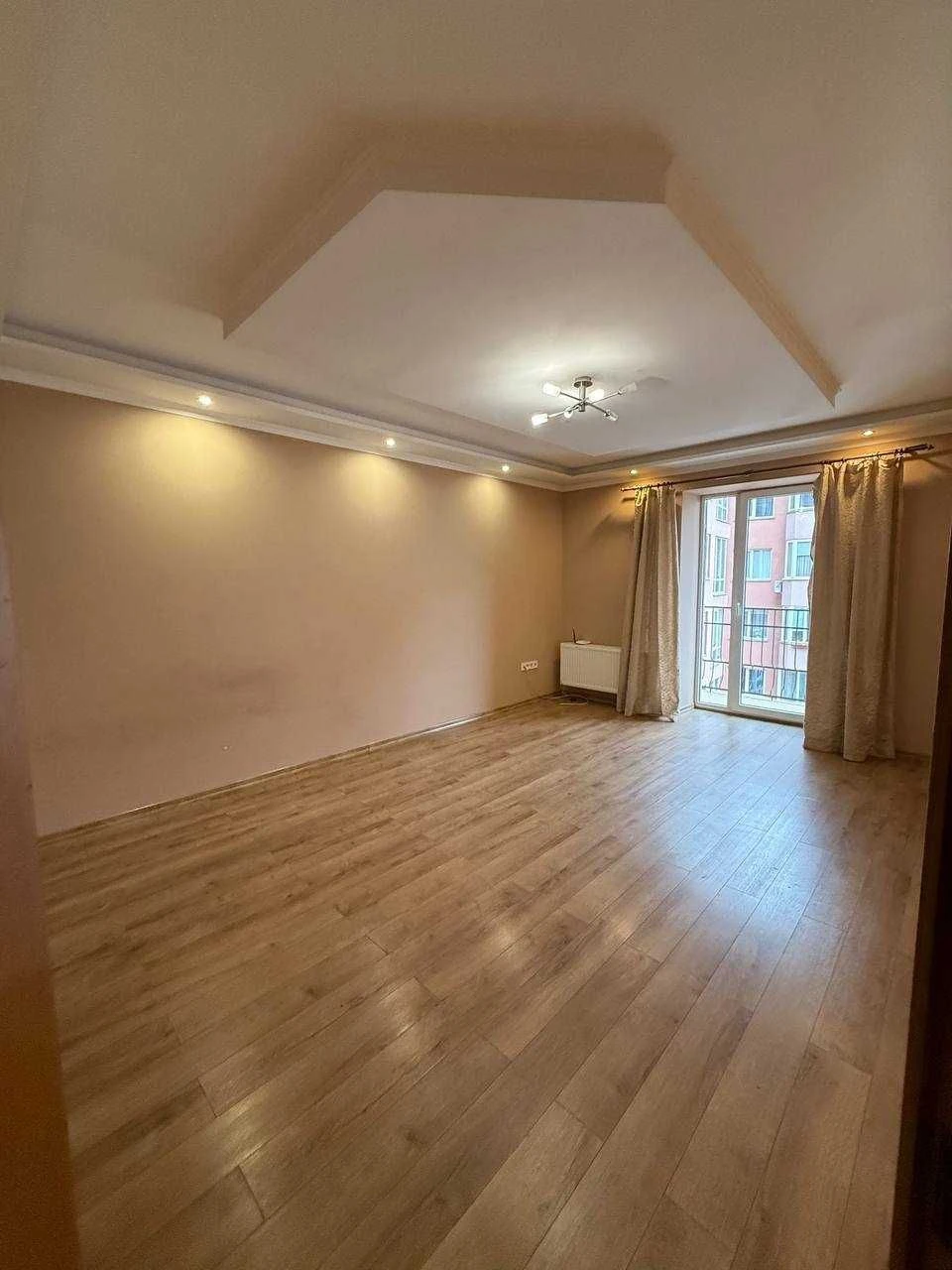 Простора 2-кімнатна квартира площею 70 м² Чорновола, центр