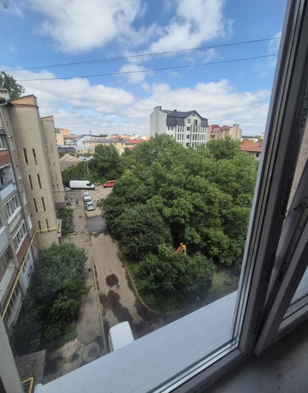 Продається 2-кімнатна квартира в самому центрі