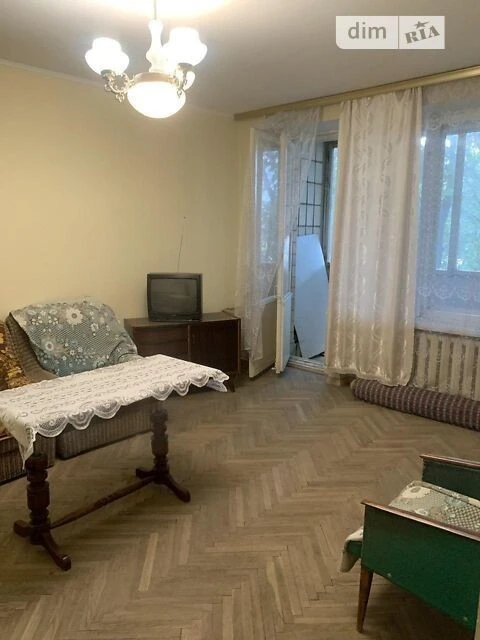 Sale of 2-room apartment 55 sq. m on Mykhaylo Omelyanovicha-Pavl st.