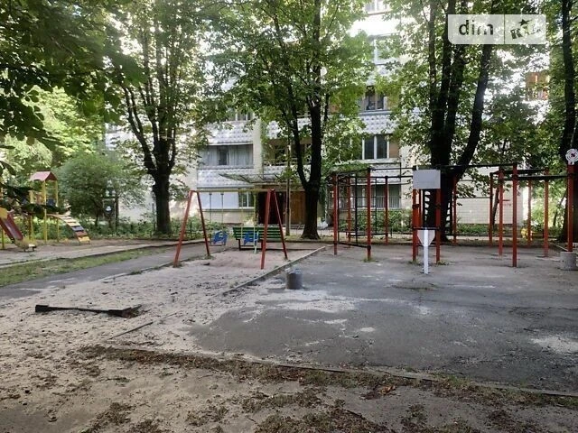 Sale of 2-room apartment 55 sq. m on Mykhaylo Omelyanovicha-Pavl st.