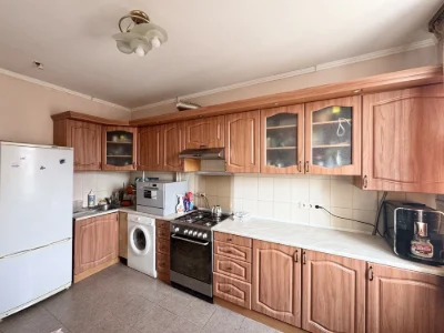 Продаж великої 2км квартири в центрі