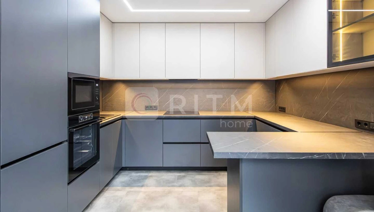 Дизайнерська 2-к квартира (65 м²) в ЖК «U ONE»