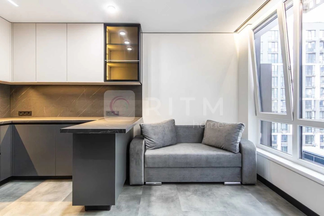 Дизайнерська 2-к квартира (65 м²) в ЖК «U ONE»