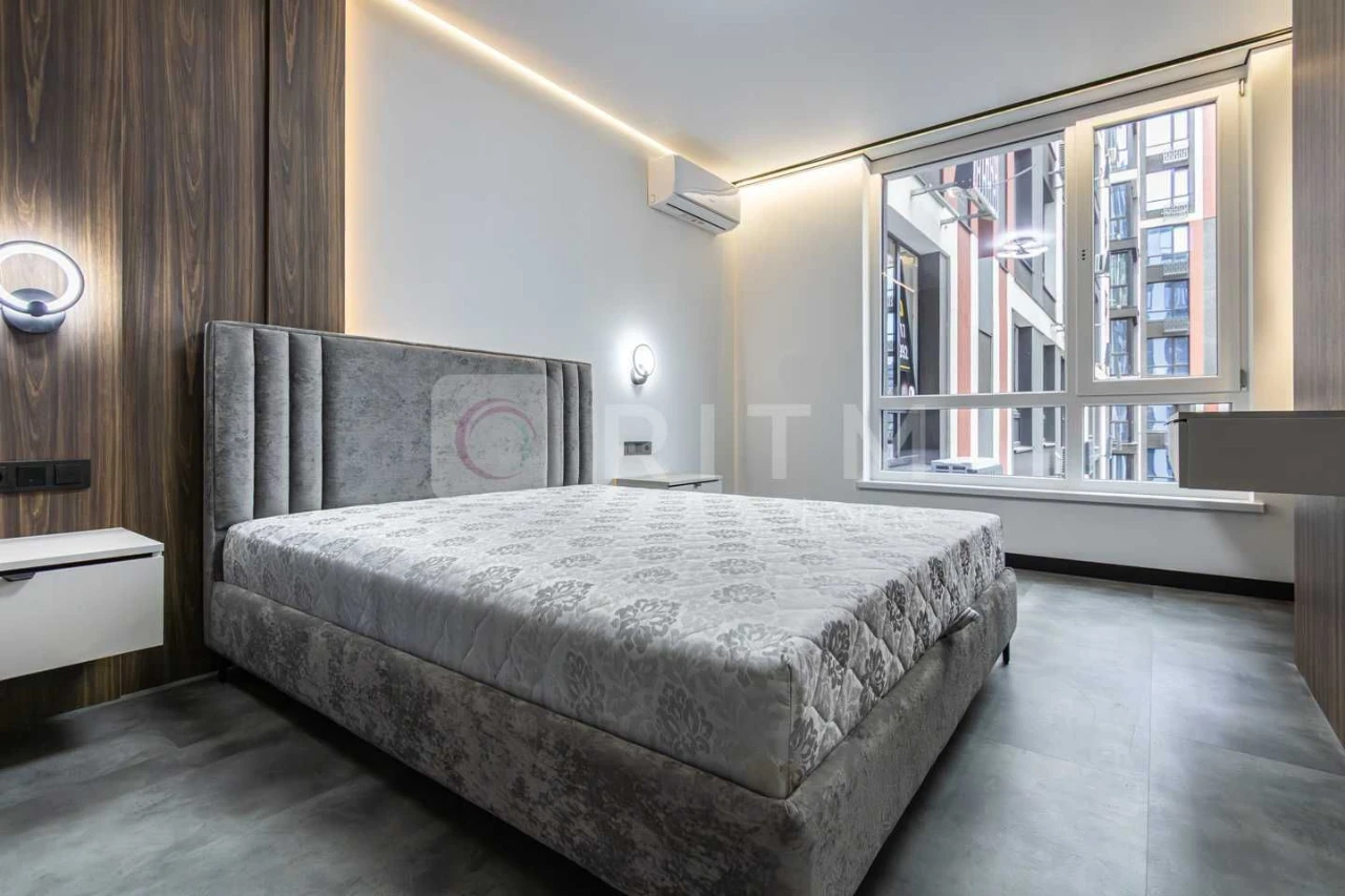 Дизайнерська 2-к квартира (65 м²) в ЖК «U ONE»