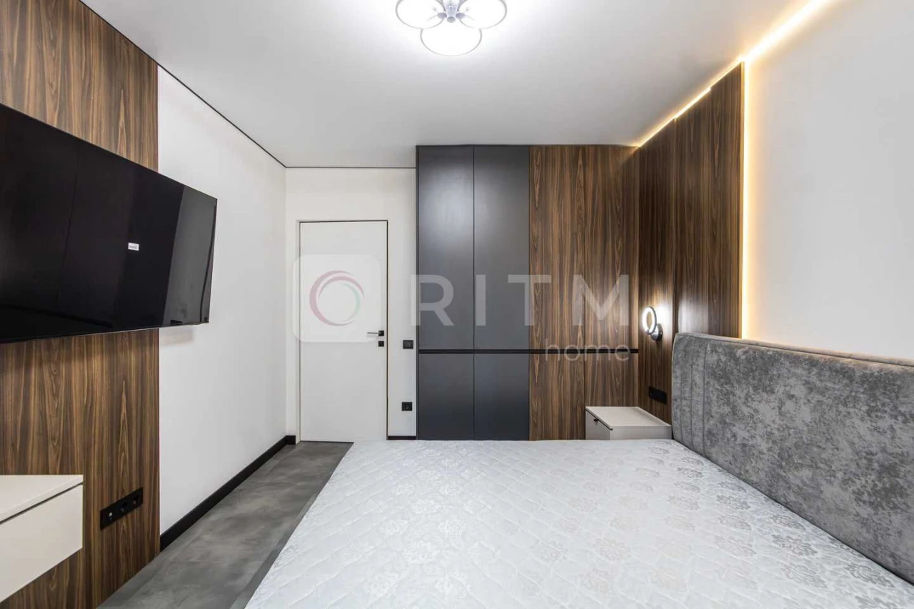 Дизайнерська 2-к квартира (65 м²) в ЖК «U ONE»