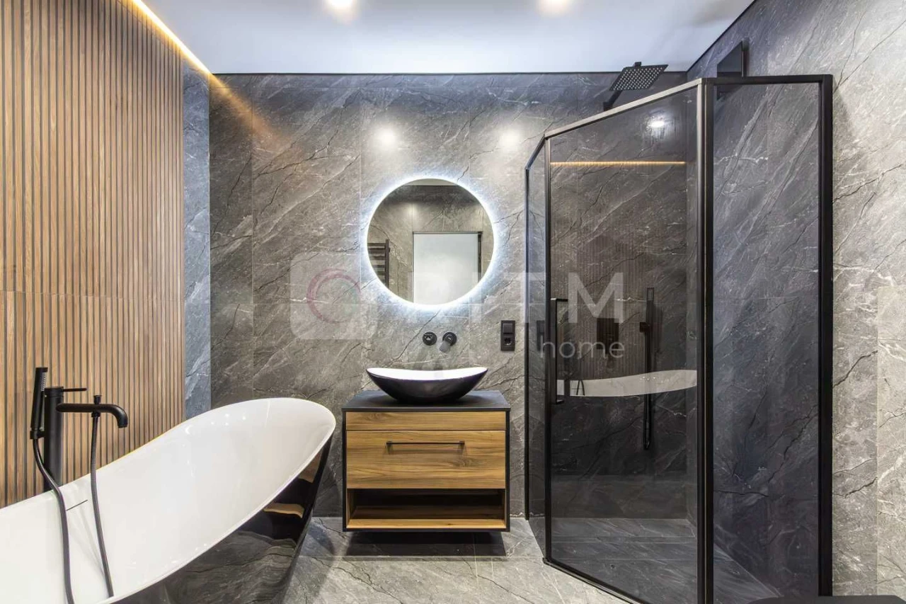 Дизайнерська 2-к квартира (65 м²) в ЖК «U ONE»