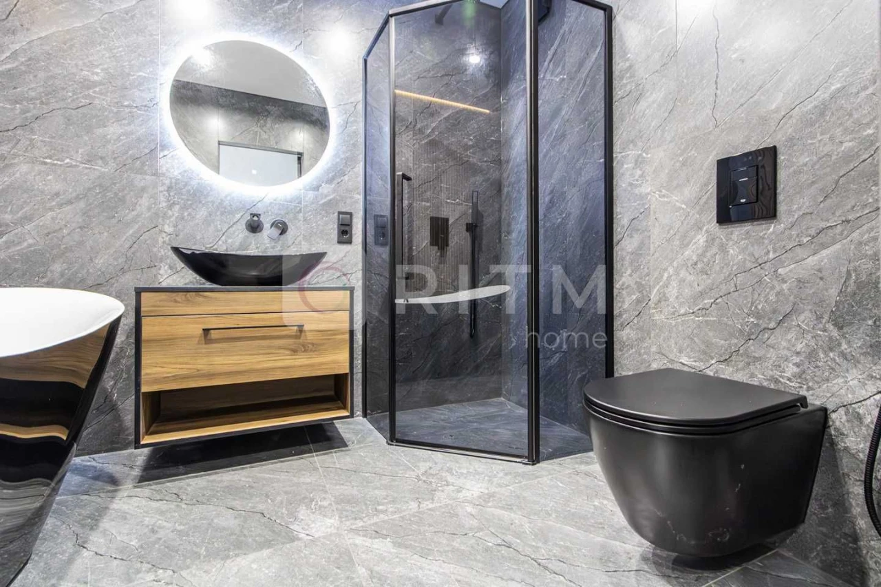 Дизайнерська 2-к квартира (65 м²) в ЖК «U ONE»