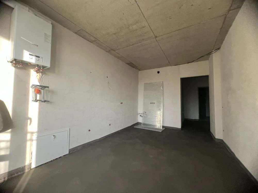 Продається однокімнатна квартира в Family Plaza з чорновим р