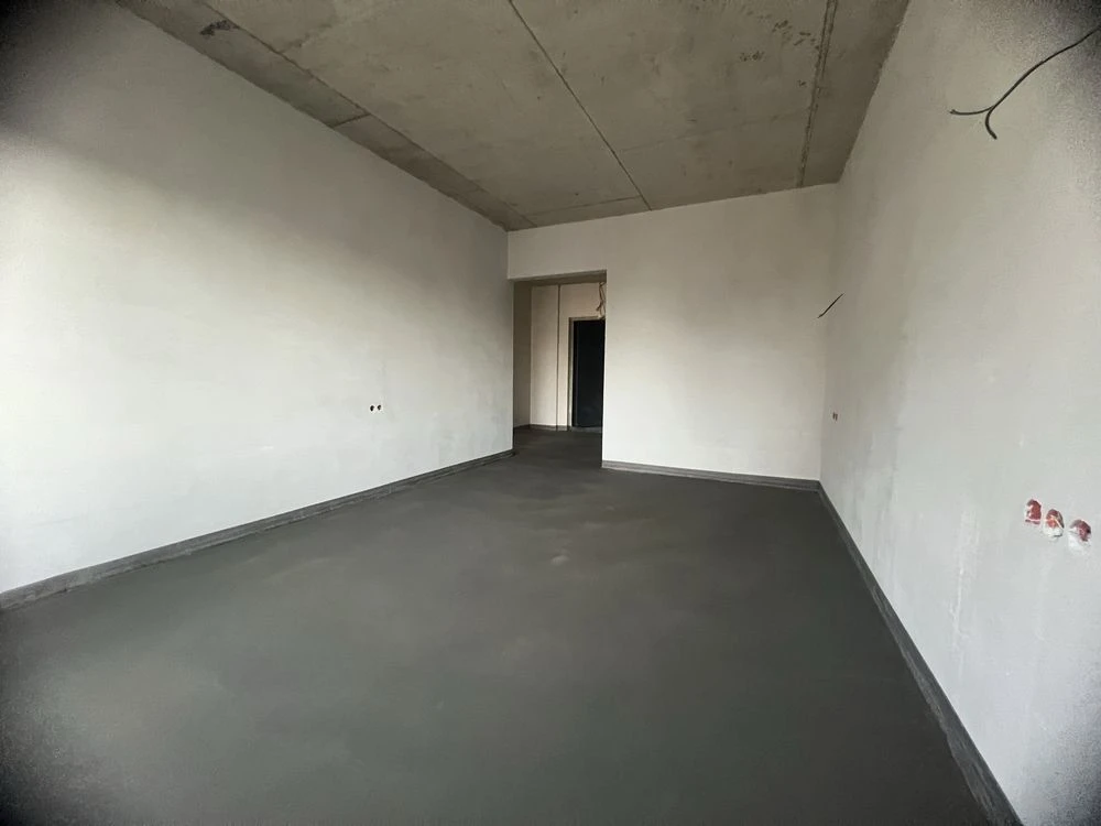 Продається однокімнатна квартира в Family Plaza з чорновим р