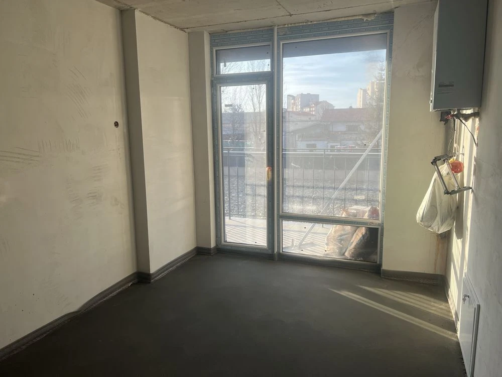 Продається однокімнатна квартира в Family Plaza з чорновим р