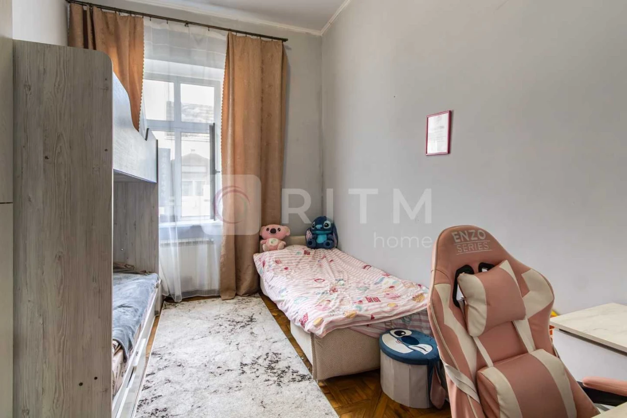 Продаж 2-кімнатної квартири в центрі Івано-Франківська (р-н
