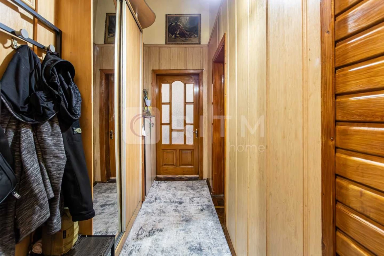 Продаж 2-кімнатної квартири в центрі Івано-Франківська (р-н