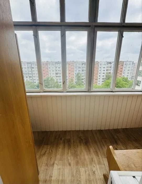 Продається простора 3 кімнатна квартира з ремонтом в гарному