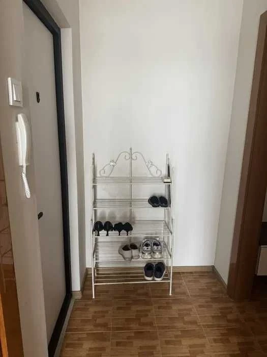 Продається простора 3 кімнатна квартира з ремонтом в гарному