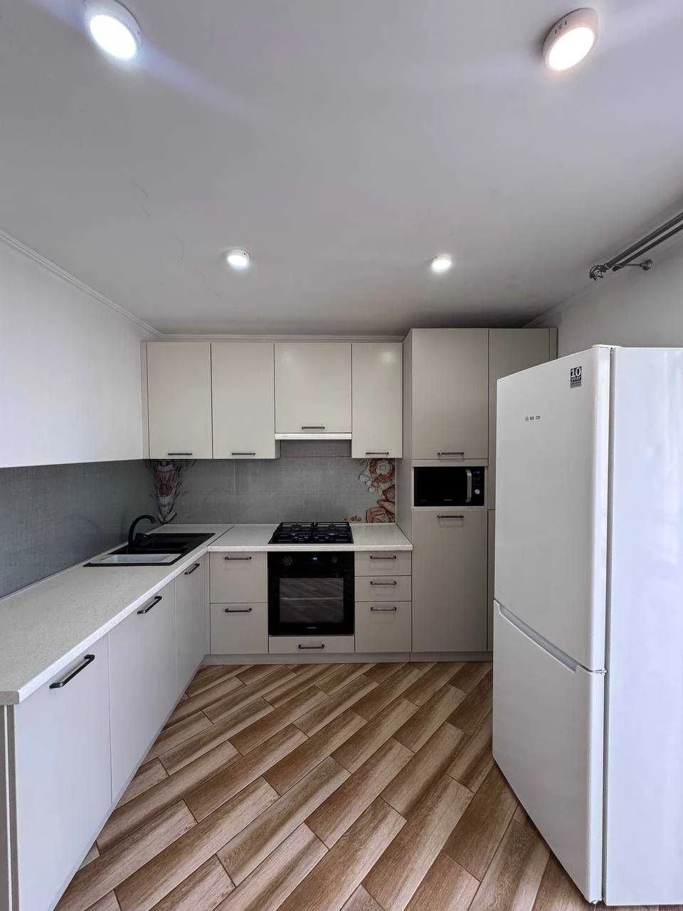 НОВИНКА 2кім. квартира біля річки 75м2