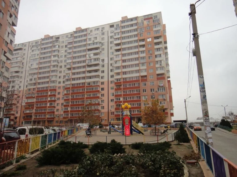 Продам квартиру 2 раздельные комнаты 70 кв.м.
