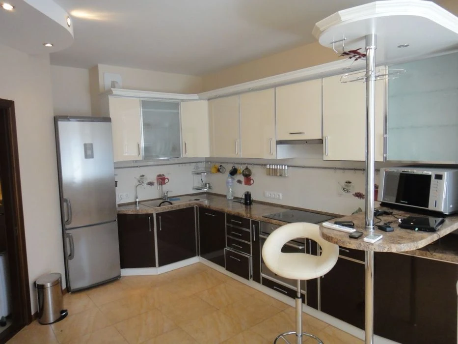Продам квартиру 2 раздельные комнаты 70 кв.м.