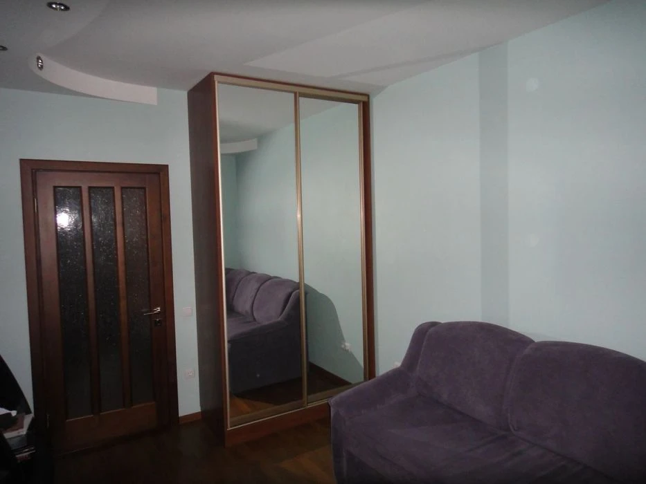 Продам квартиру 2 раздельные комнаты 70 кв.м.