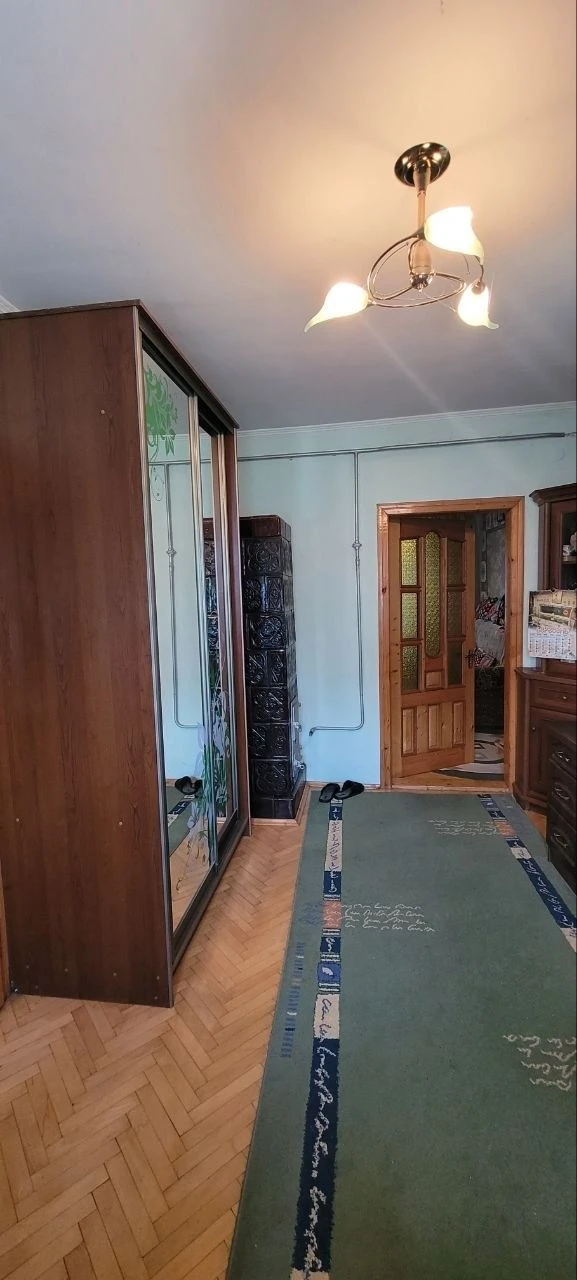 Продається будинок у селі Яворів