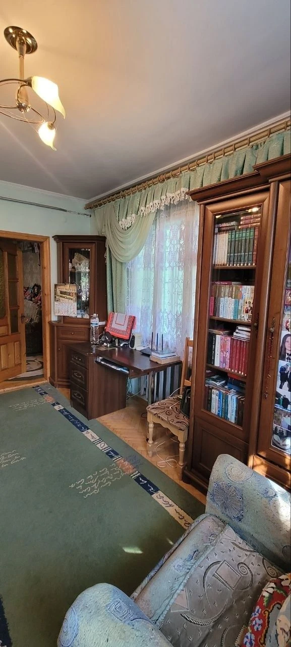Продається будинок у селі Яворів